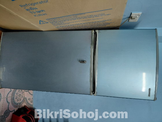 Samsung Double Door Refrigerator বিক্রি করা হবে।